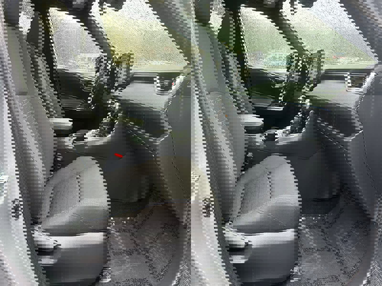 Used 2022 Toyota RAV4 SE image 13