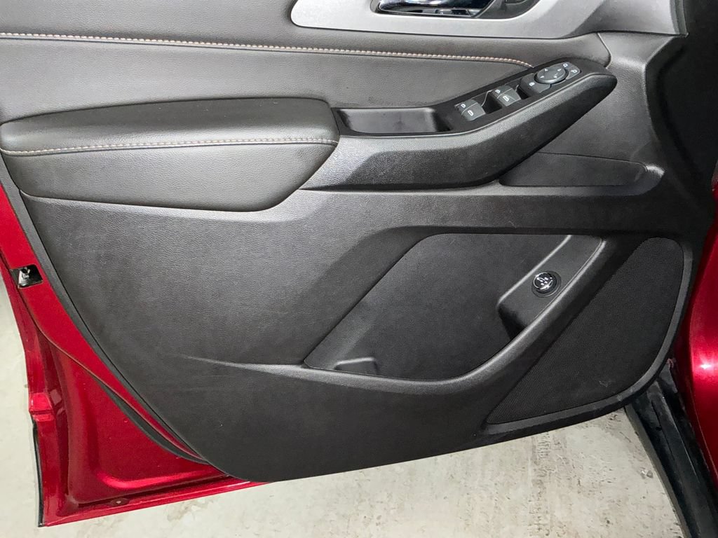 Used 2019 Chevrolet Traverse LT FWD image 15
