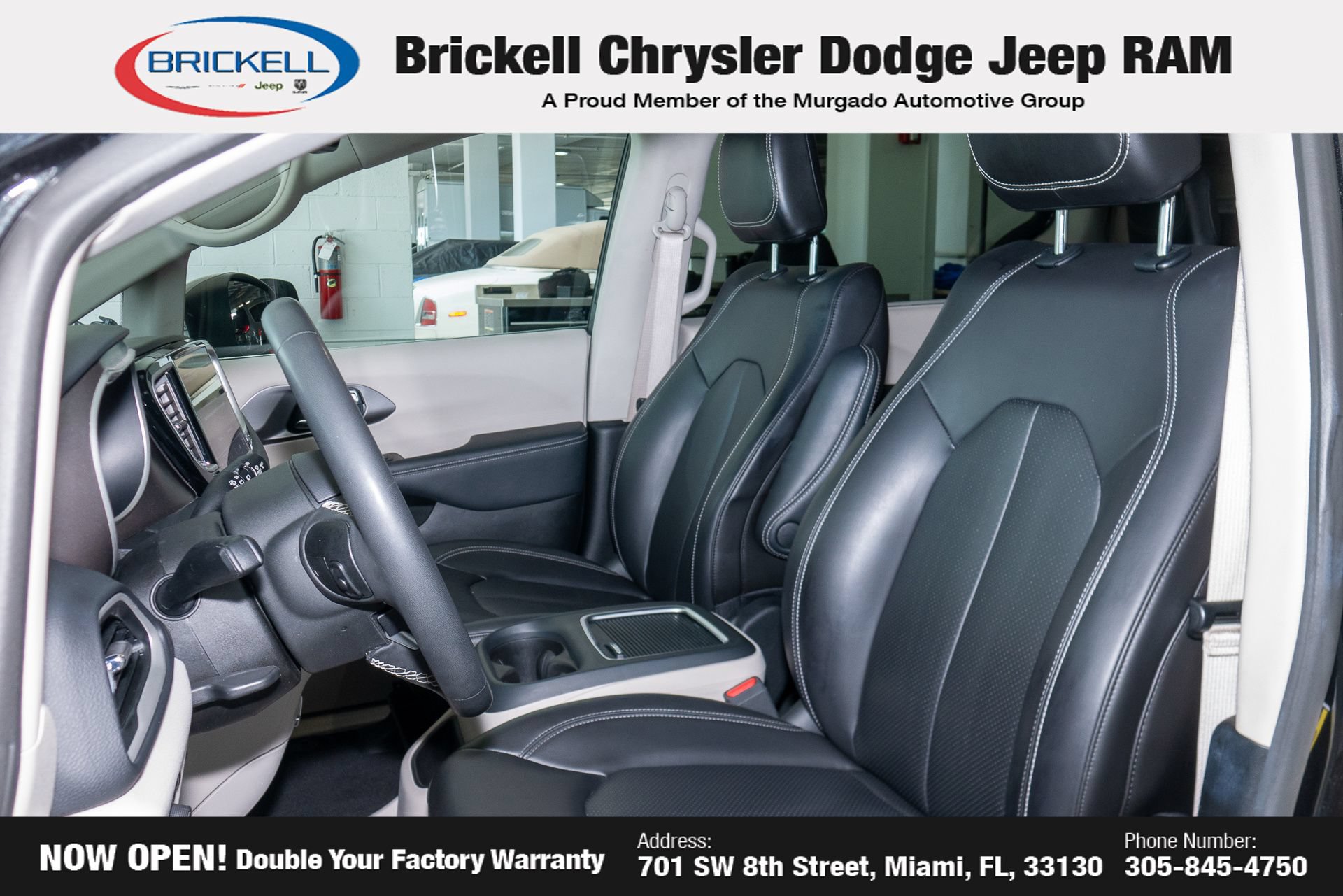 Used 2023 Chrysler Pacifica Touring-L FWD image 15