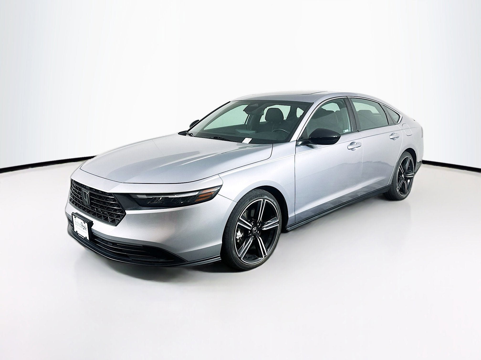 Used 2023 Honda Accord Sport image 3