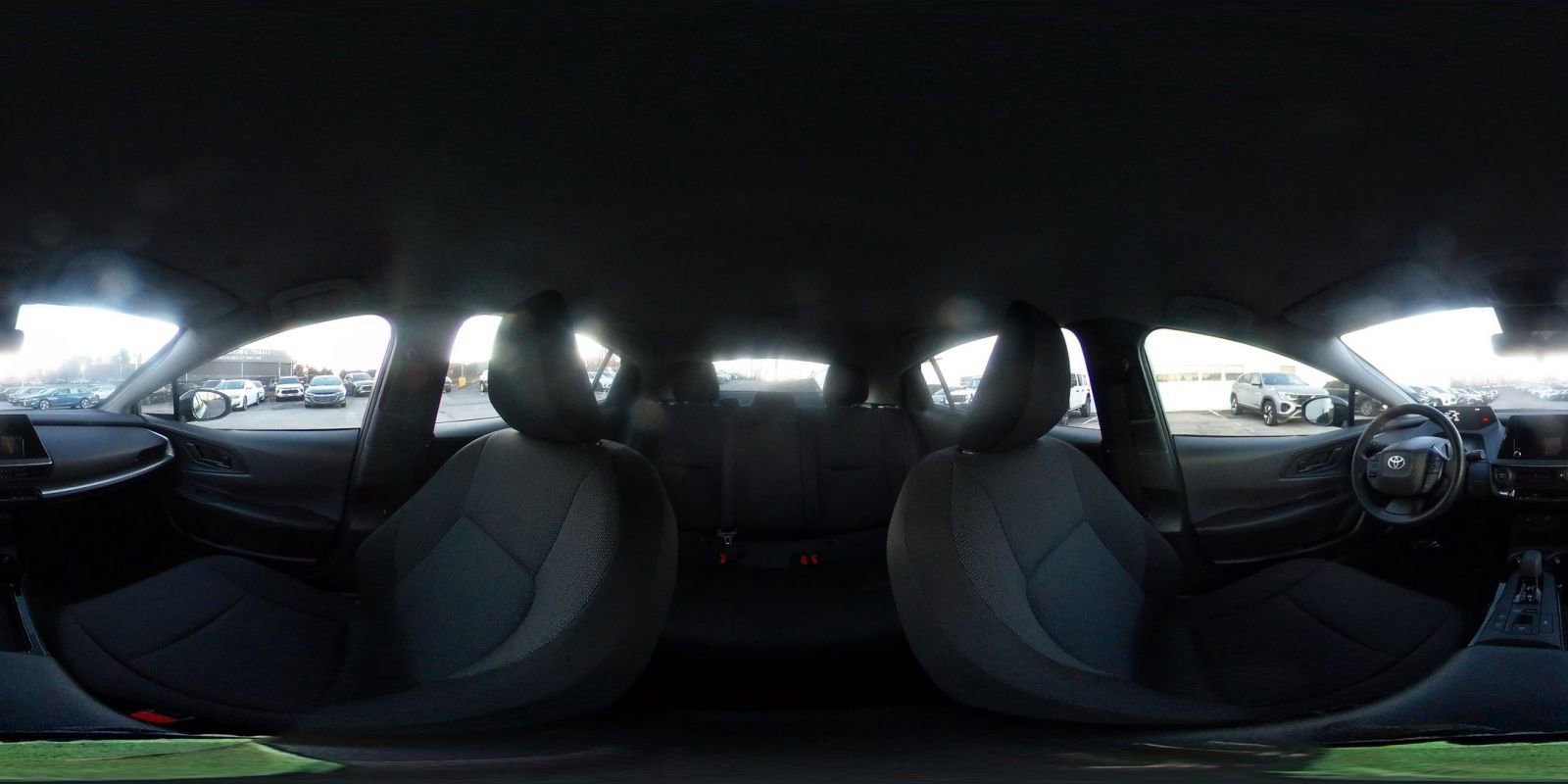 Used 2025 Toyota Prius LE image 39