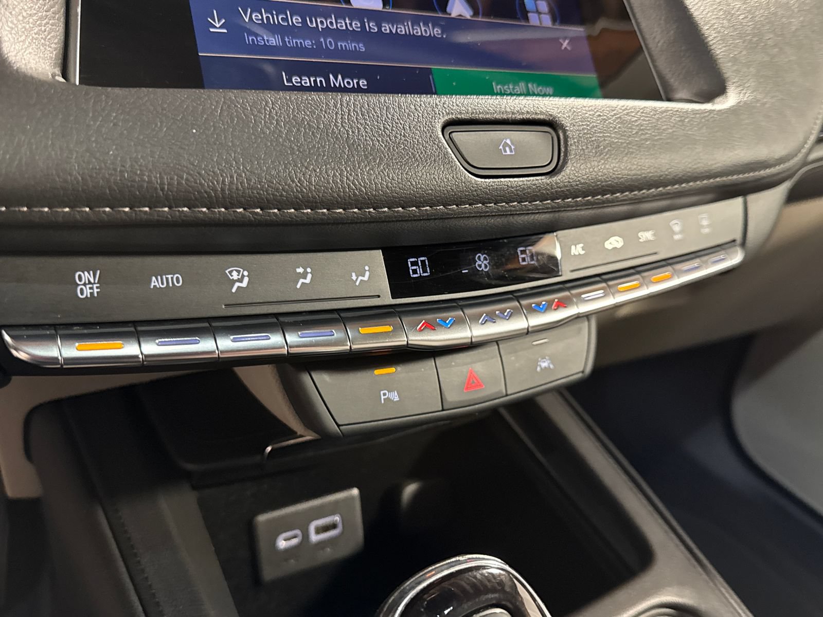 Used 2023 Cadillac XT4 Premium Luxury AWD/4WD image 23
