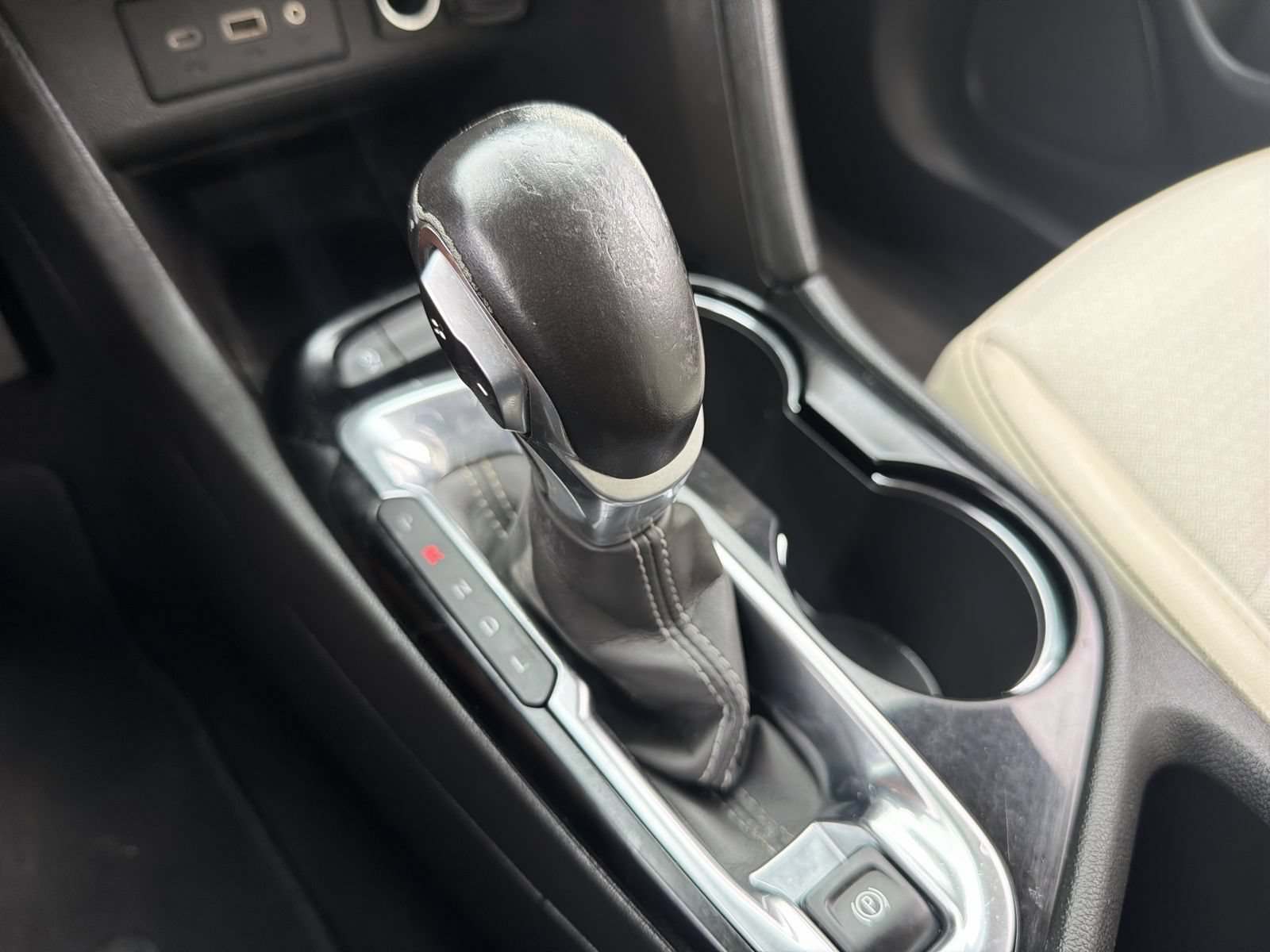 Used 2020 Buick Encore GX Preferred w/ Cold Weather Comfort Package FWD image 33
