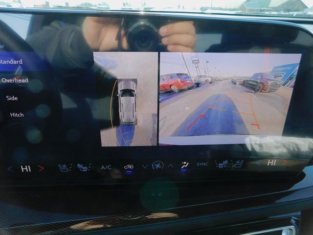 New 2026 Chevrolet Traverse RS w/ LPO, Illumination Package FWD image 18