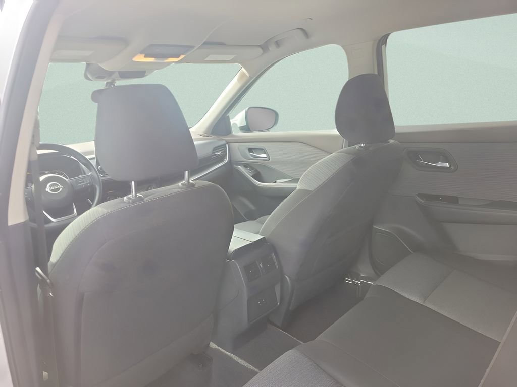 Used 2023 Nissan Rogue SV image 10