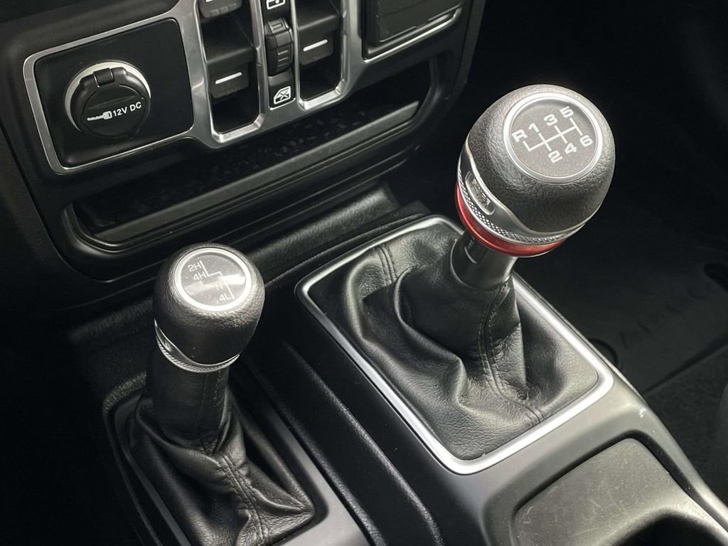 Used 2021 Jeep Gladiator Sport image 38