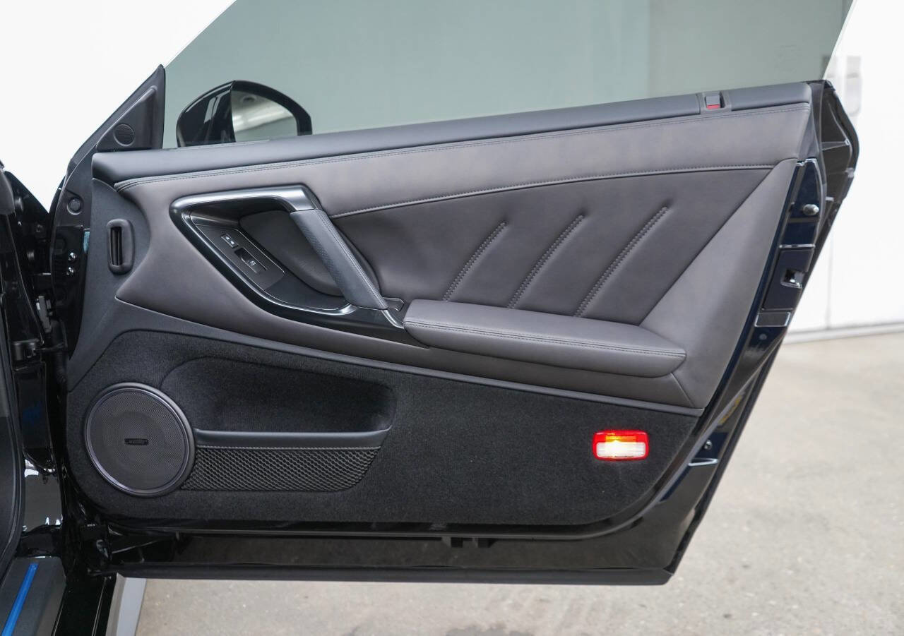 Used 2021 Nissan GT-R Premium image 60