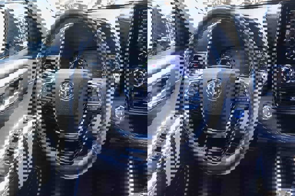 Used 2021 Toyota Highlander XLE image 12