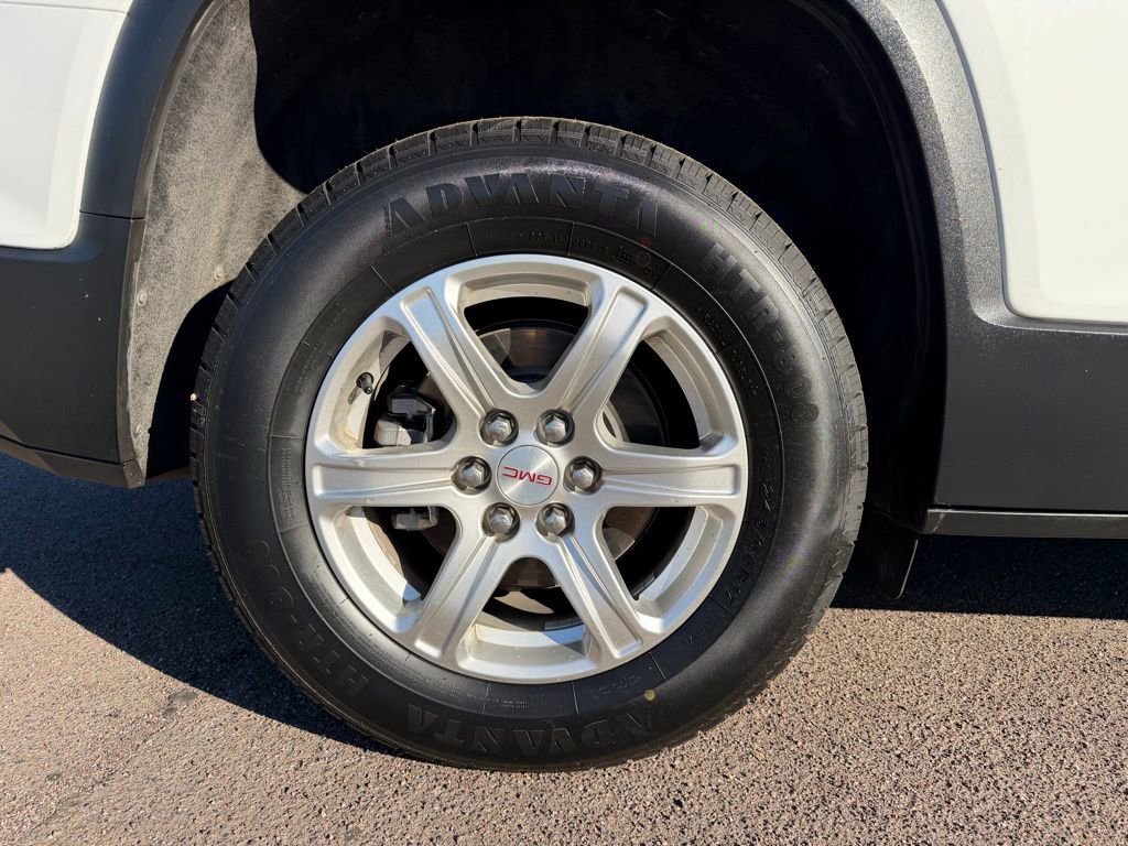 Used 2018 GMC Acadia SLE image 11