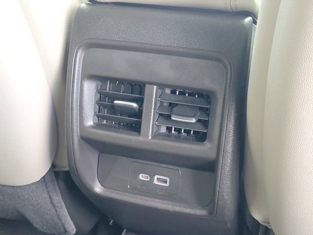 Used 2023 Cadillac XT4 Luxury FWD image 6