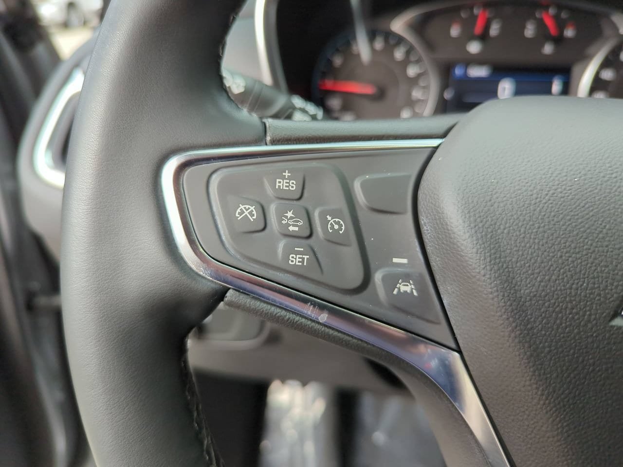 Certified 2024 Chevrolet Equinox LT FWD image 11