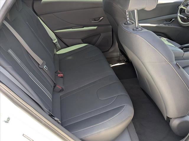 Used 2021 Hyundai Elantra SEL FWD image 18