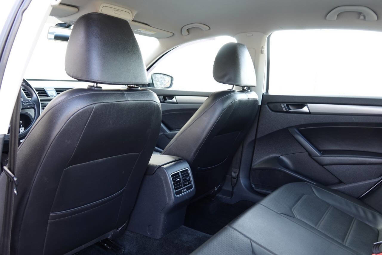 Used 2015 Volkswagen Passat TDI SE FWD image 54
