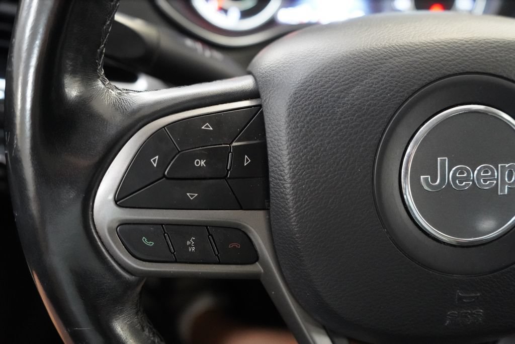 Used 2020 Jeep Cherokee Limited FWD image 30