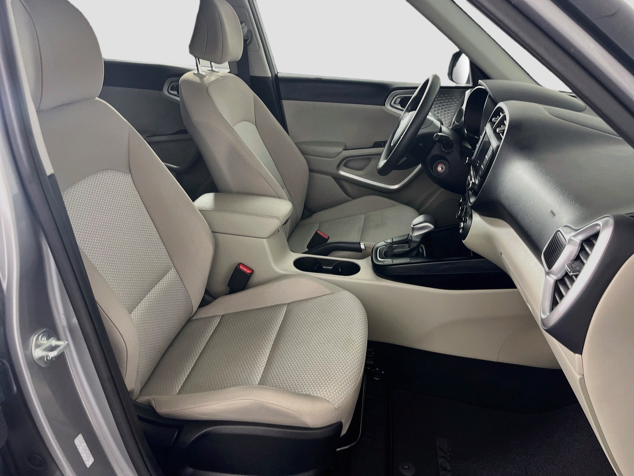 Used 2025 Kia Soul LX w/ LX Technology Package FWD image 29