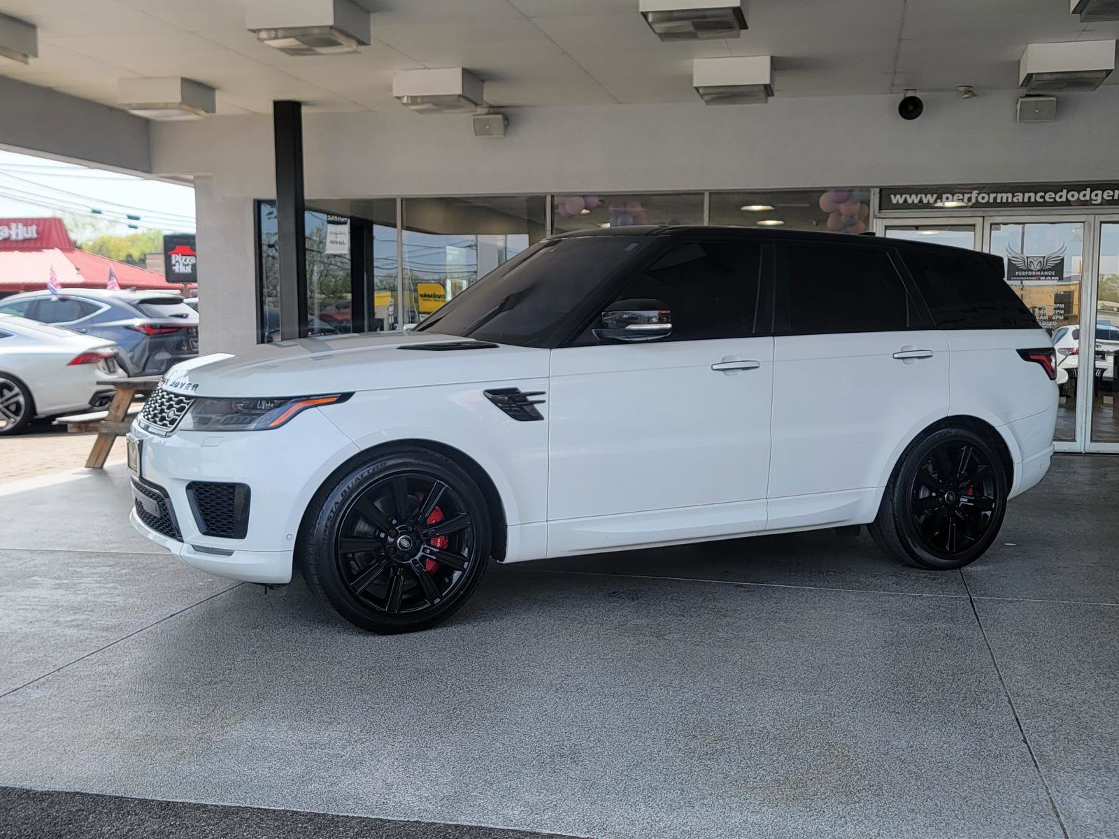 Used 2019 Land Rover Range Rover Sport HST image 4