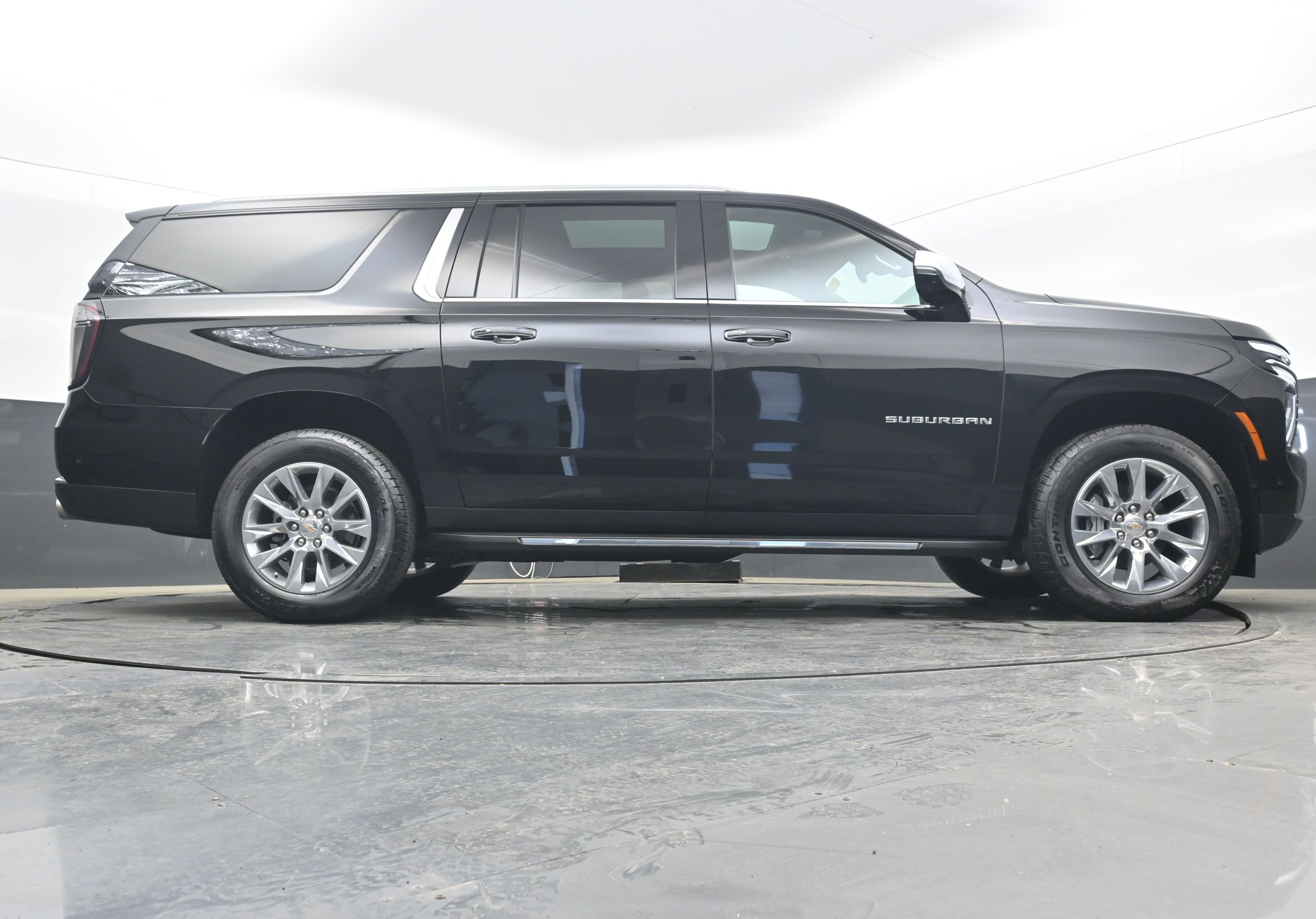 New 2026 Chevrolet Suburban Premier w/ Sun And Tow Package AWD/4WD image 30