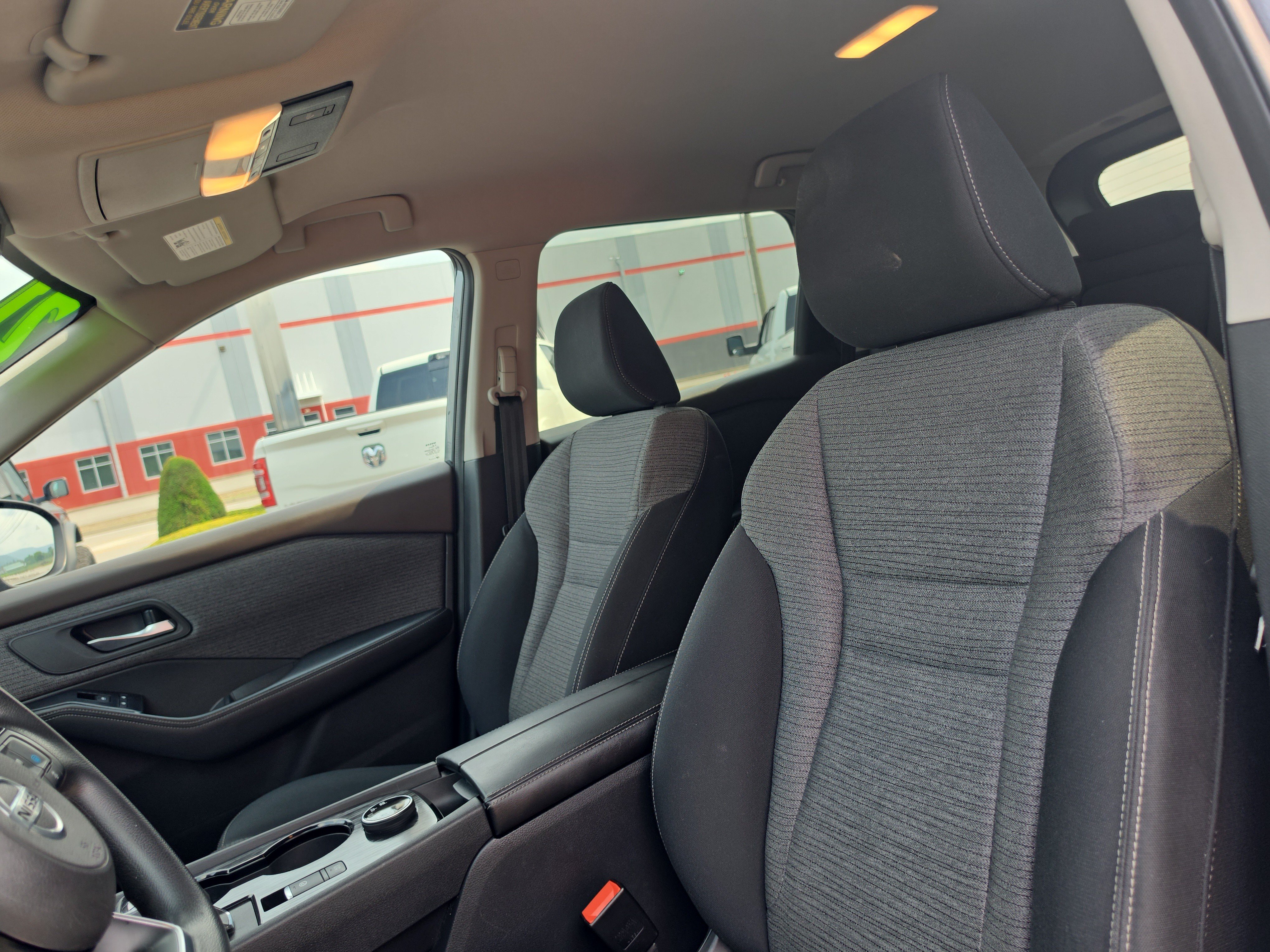 Used 2021 Nissan Rogue SV AWD/4WD image 12