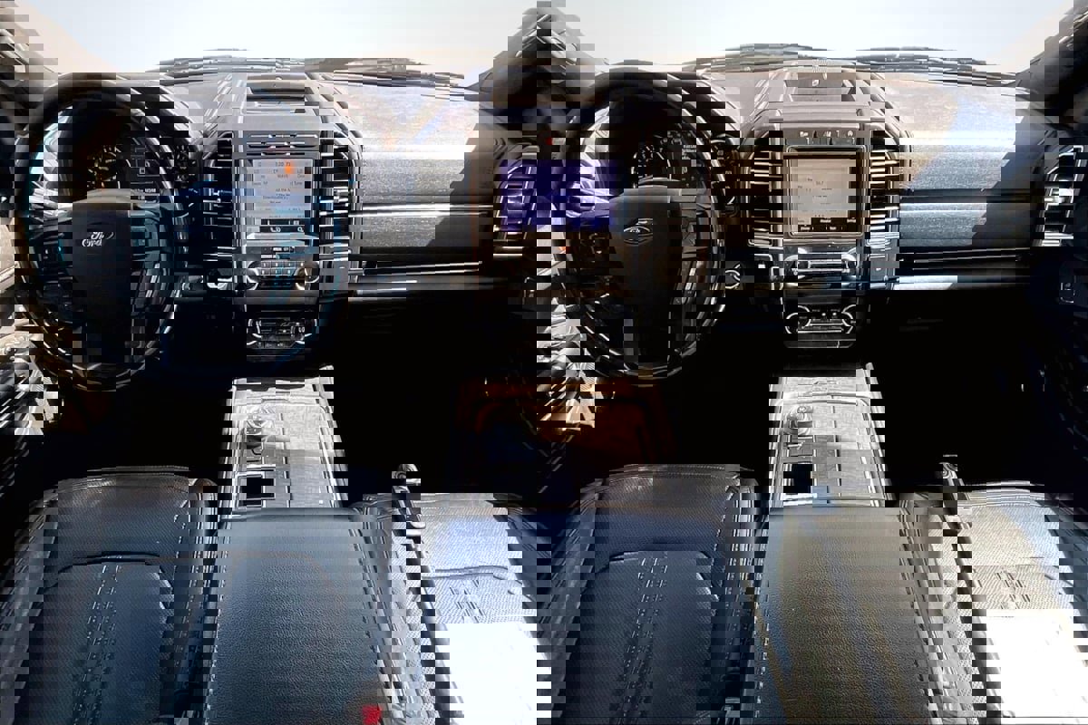 Used 2020 Ford Expedition Limited image 16