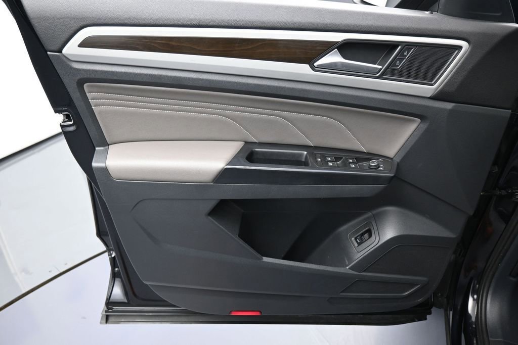 Used 2021 Volkswagen Atlas SE w/ Panoramic Sunroof Package FWD image 13