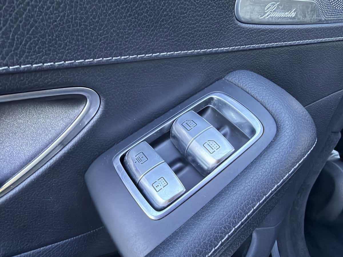 Used 2014 Mercedes-Benz S 550 Sedan image 24