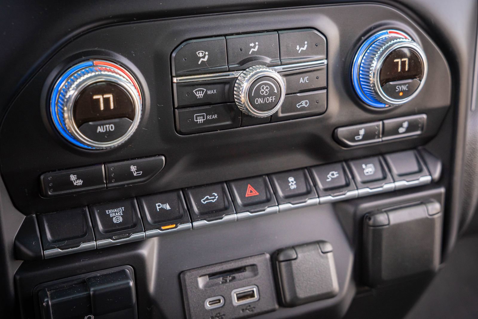 Used 2022 GMC Sierra 3500 SLE w/ SLE Convenience Package AWD/4WD image 21