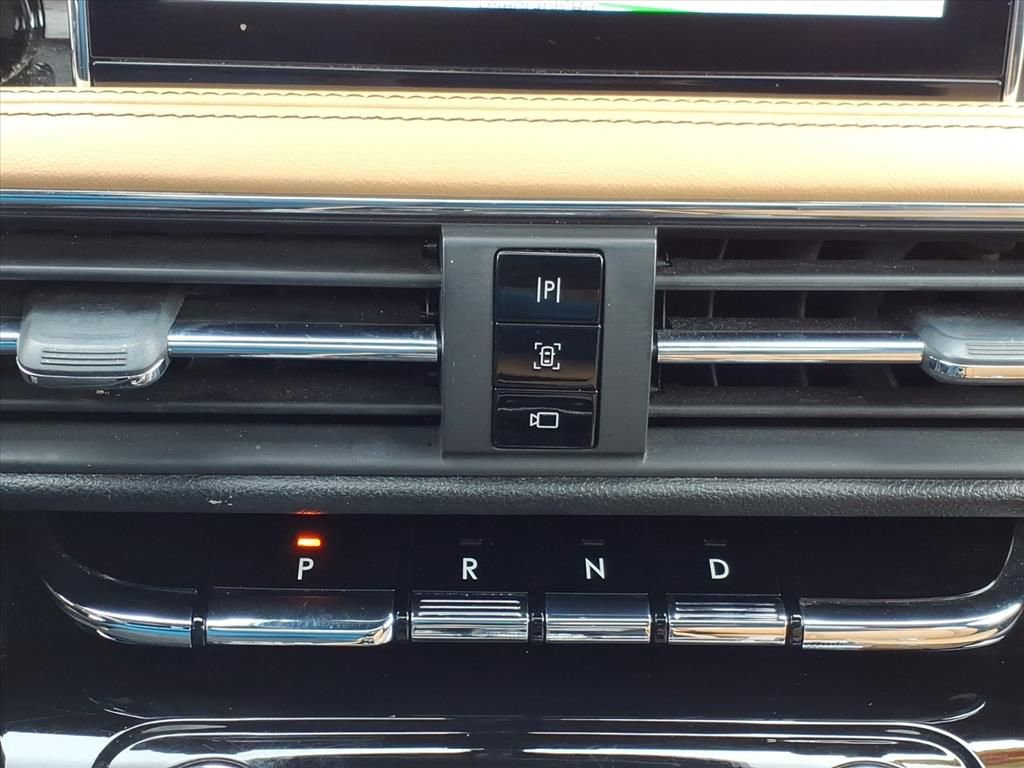 Certified 2022 Lincoln Corsair Reserve w/ Elements Package image 16