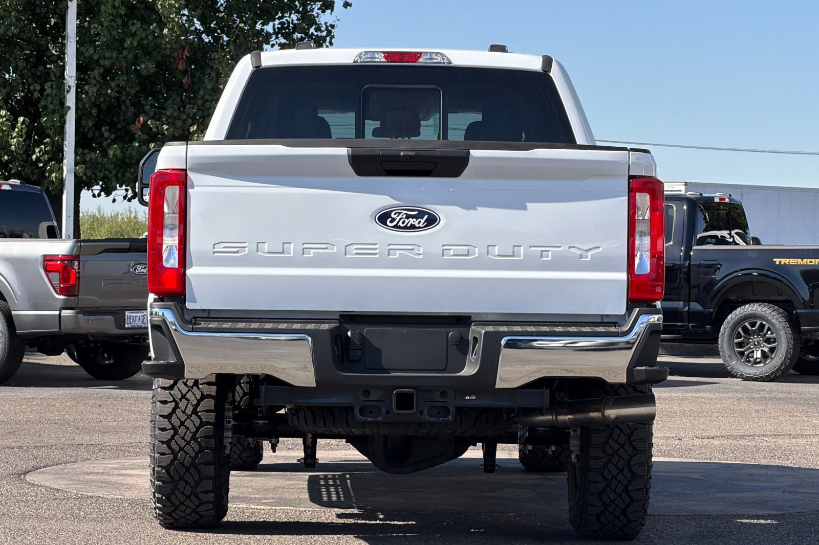 New 2027 Ford F250 XL w/ XL Off-Road 35" Tire Pakckage AWD/4WD image 5