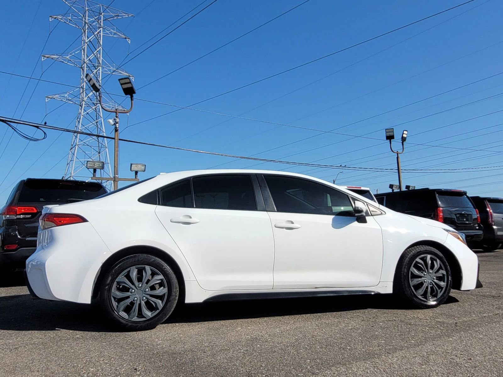 Used 2022 Toyota Corolla SE image 3