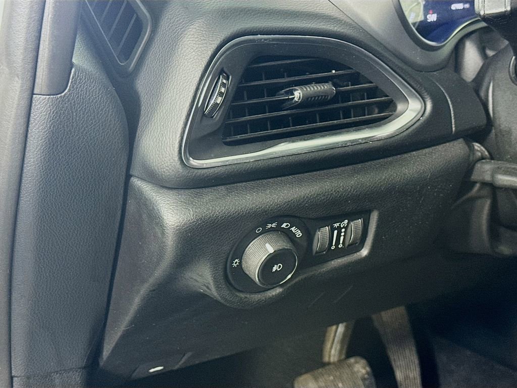 Used 2019 Chrysler Pacifica Touring Plus w/ Advanced Safetytec Group image 10