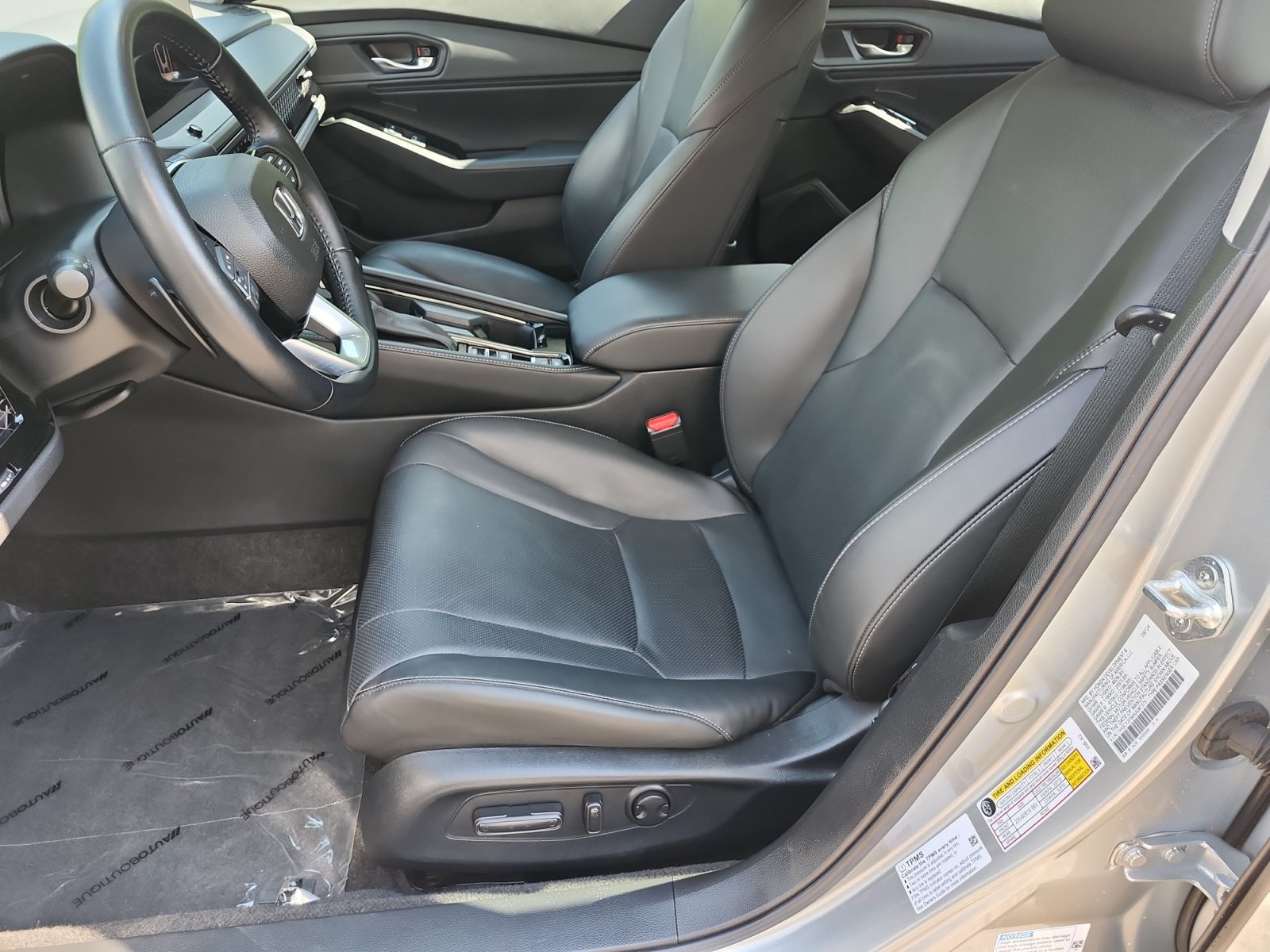 Used 2024 Honda Accord Touring image 9