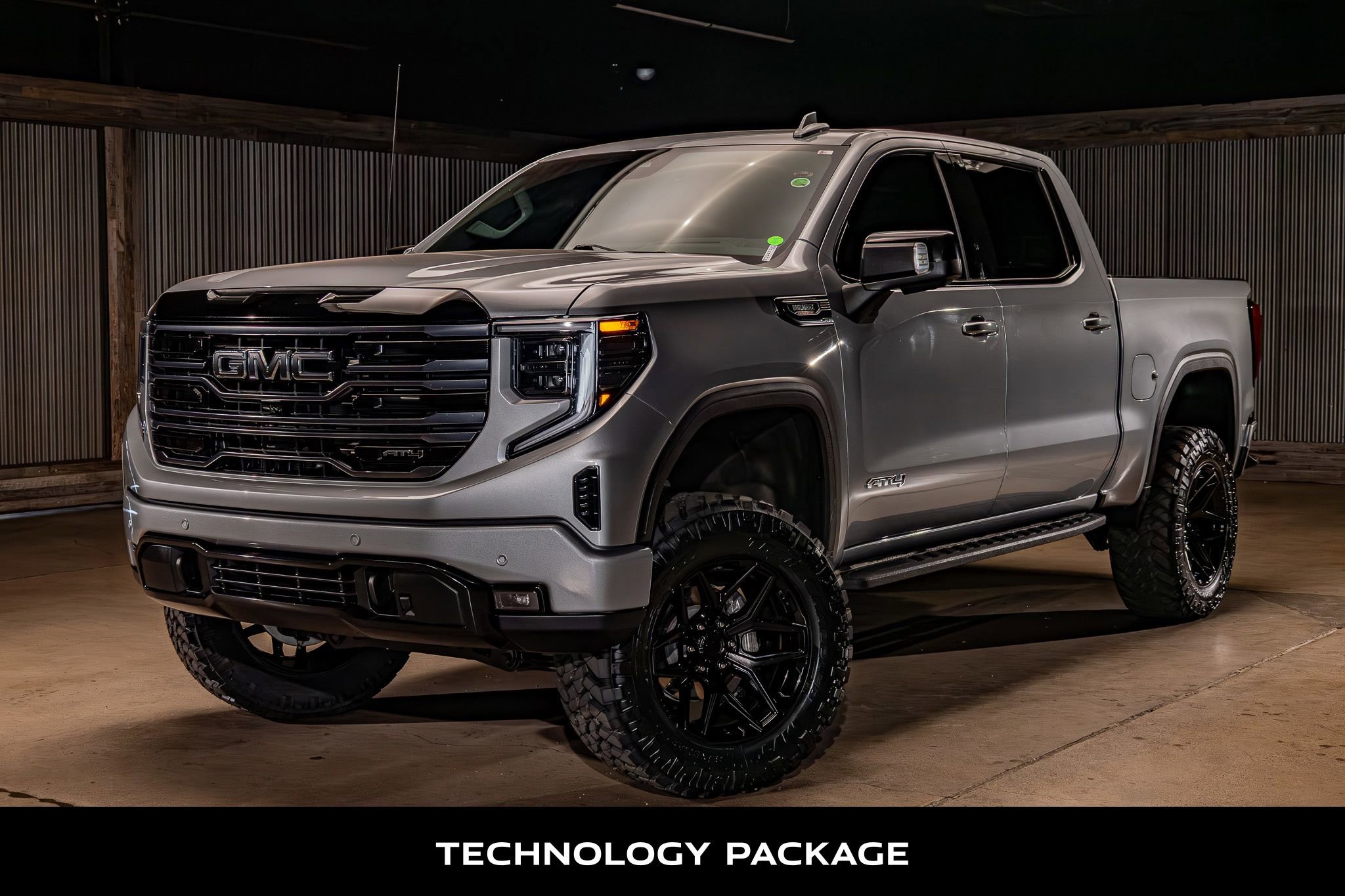 Used 2025 GMC Sierra 1500 AT4 w/ Technology Package AWD/4WD image 5