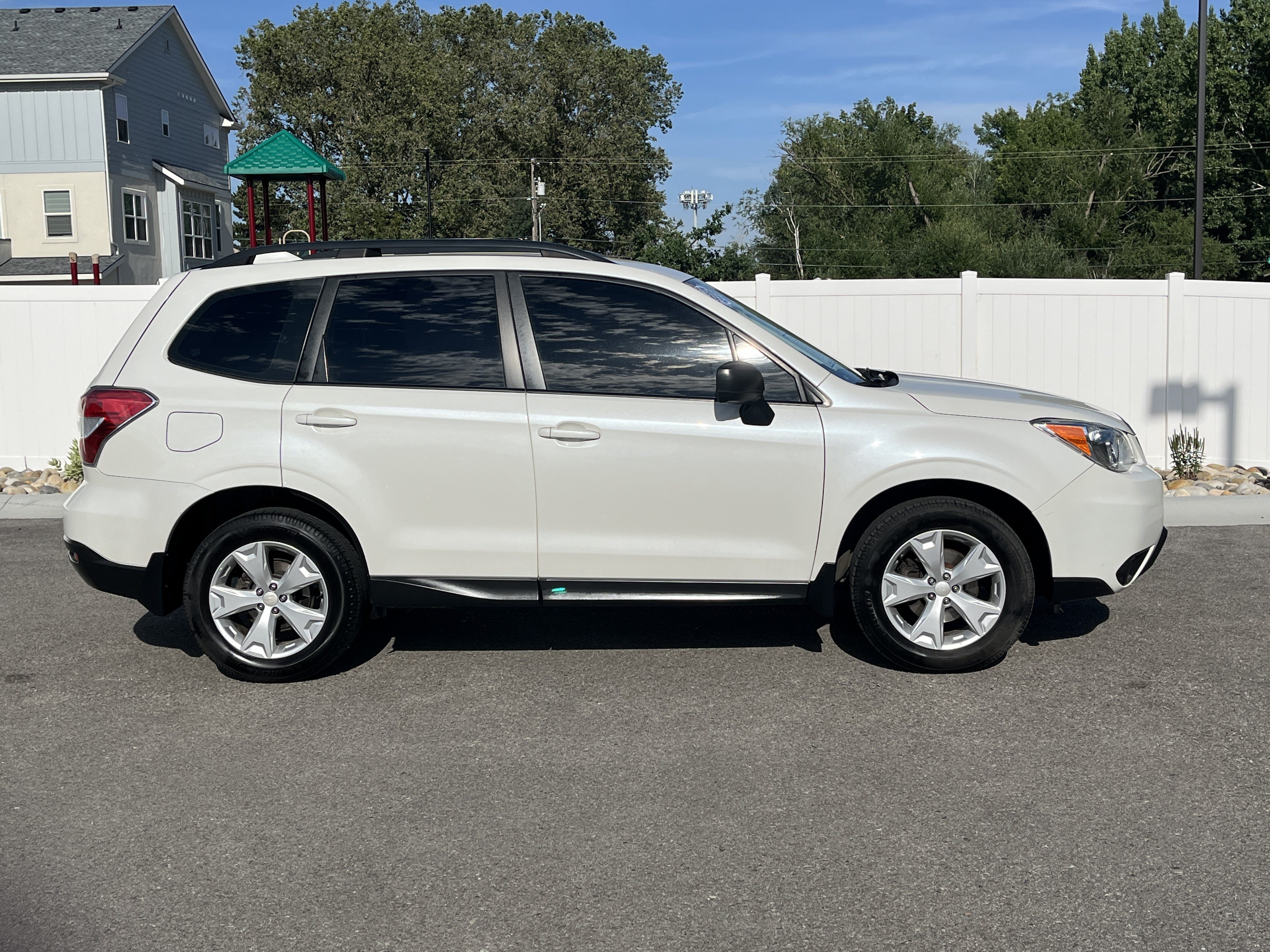 Used 2016 Subaru Forester 2.5i w/ Alloy Wheel Package AWD/4WD image 7