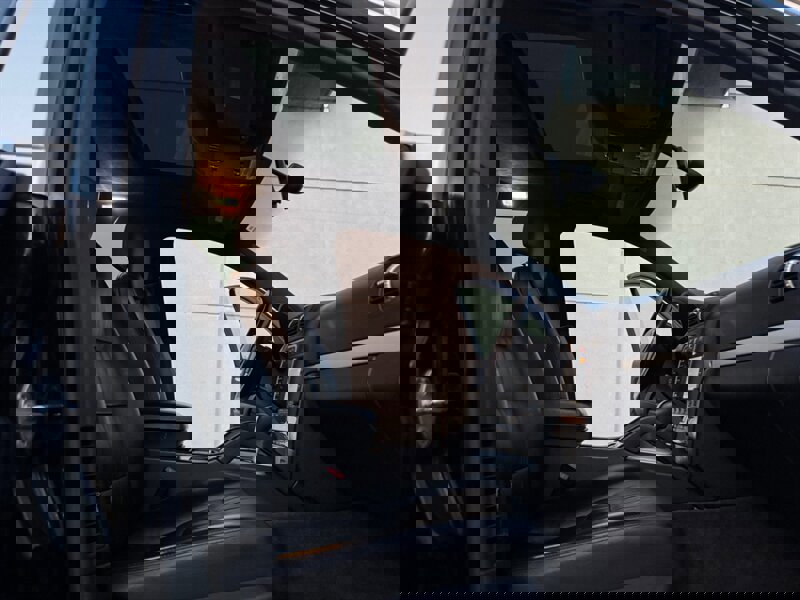 Used 2006 Porsche Cayenne Turbo image 25