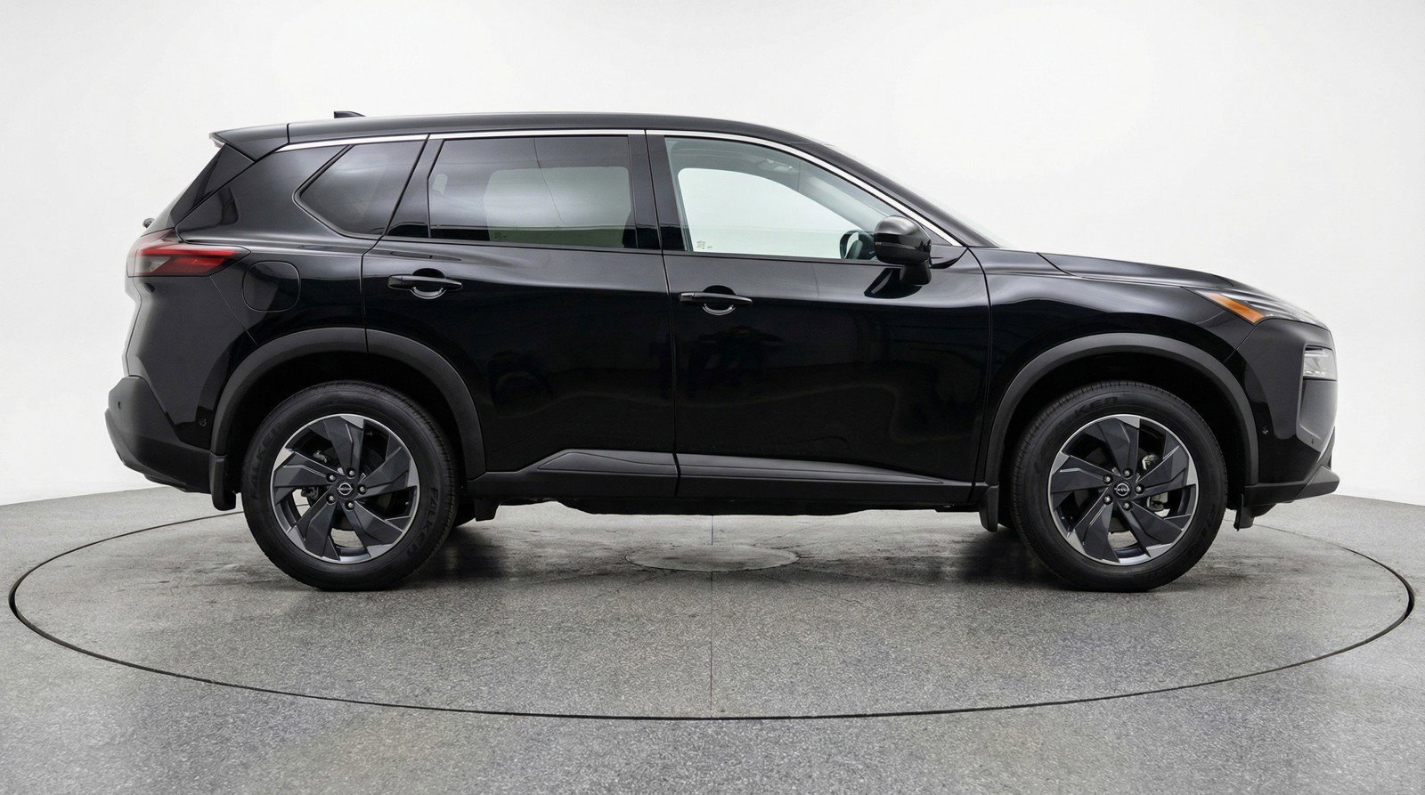 Used 2025 Nissan Rogue SV FWD image 11