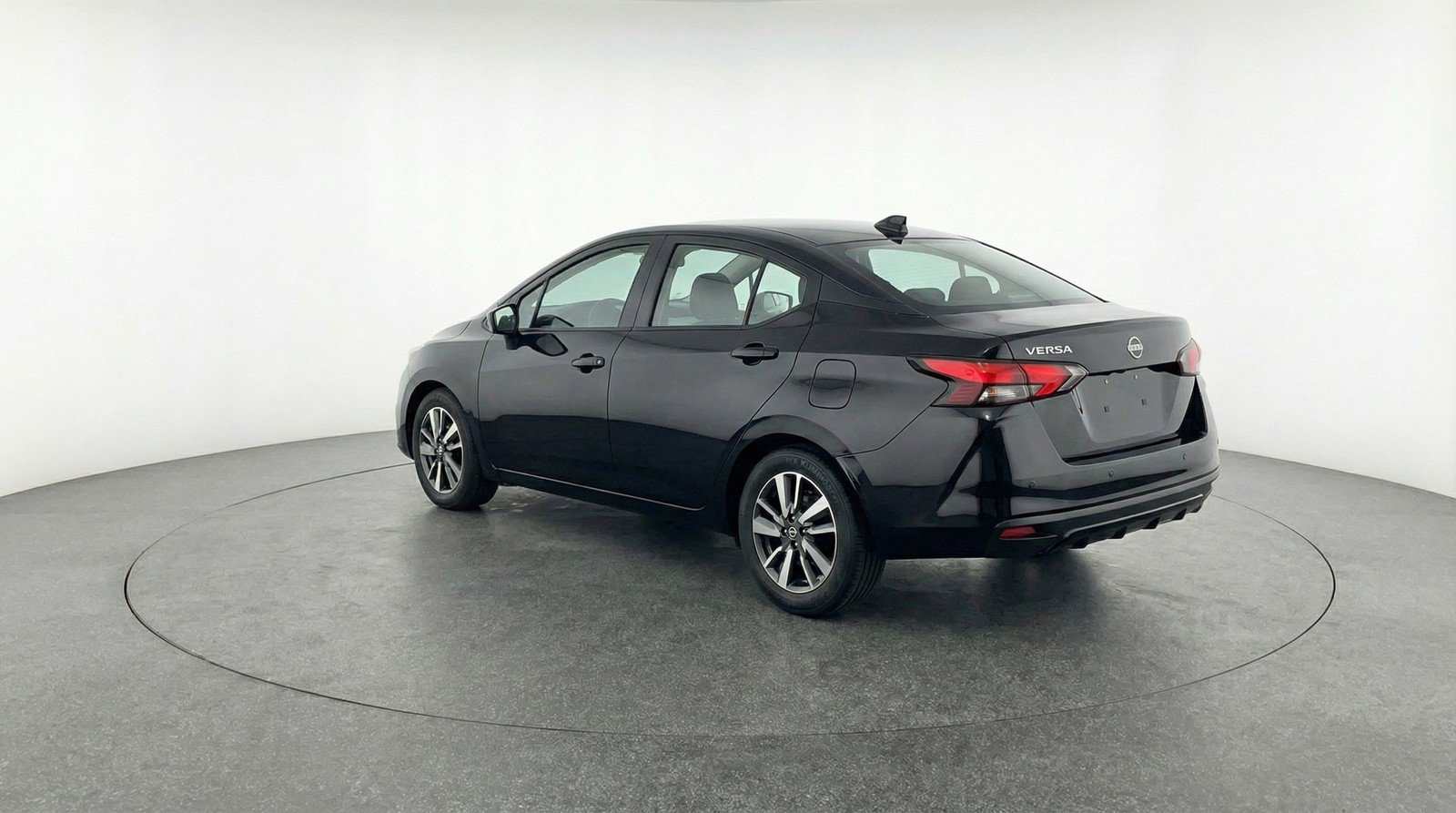 Used 2025 Nissan Versa SV FWD image 6