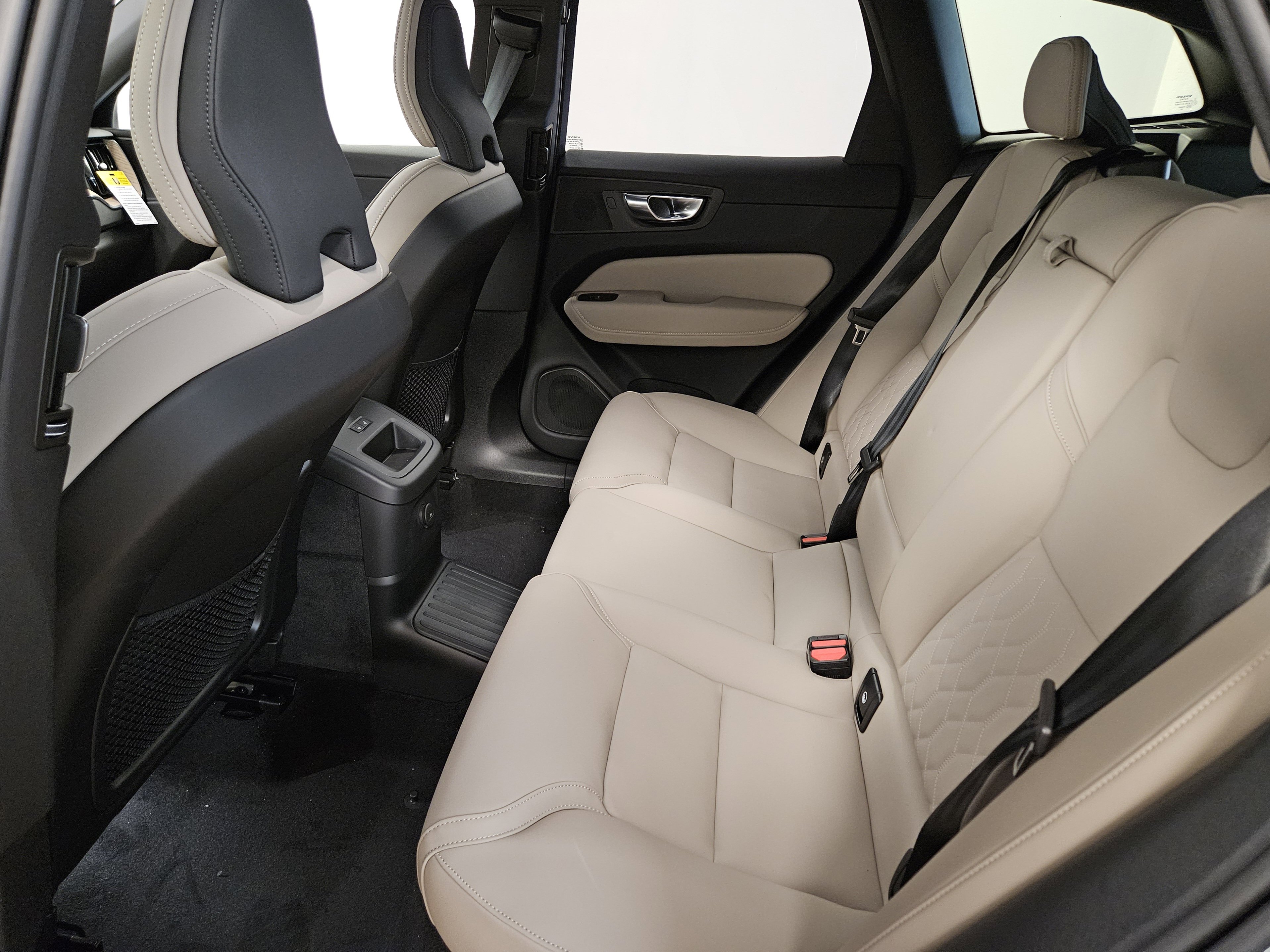 New 2026 Volvo XC60 T8 Plus w/ Protection Package Premier image 12