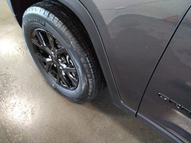 New 2025 Jeep Grand Cherokee Altitude image 21