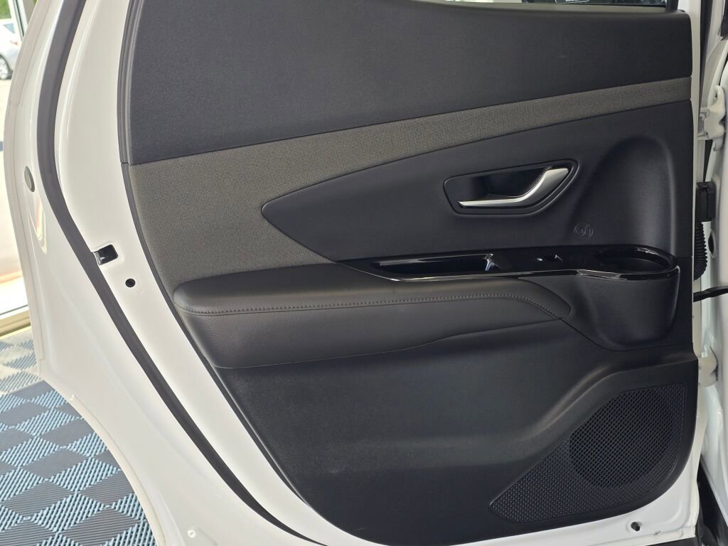 Used 2025 Hyundai Santa Cruz Limited image 38