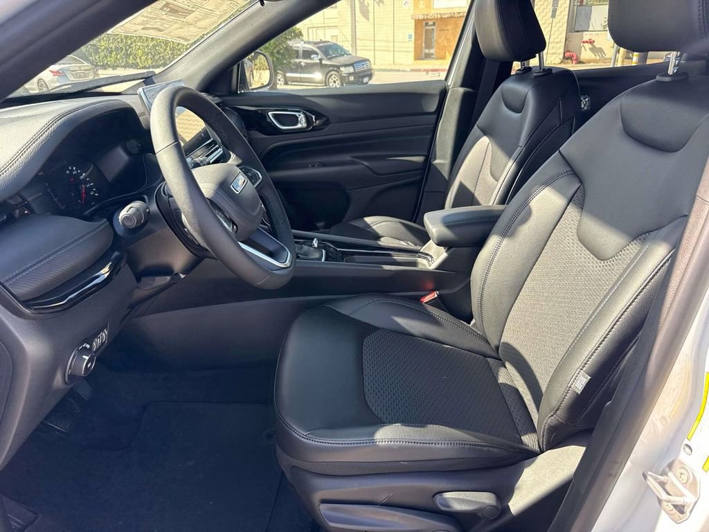 New 2026 Jeep Compass Latitude image 20