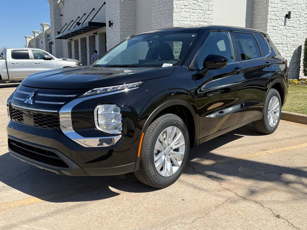 New 2026 Mitsubishi Outlander ES image 5