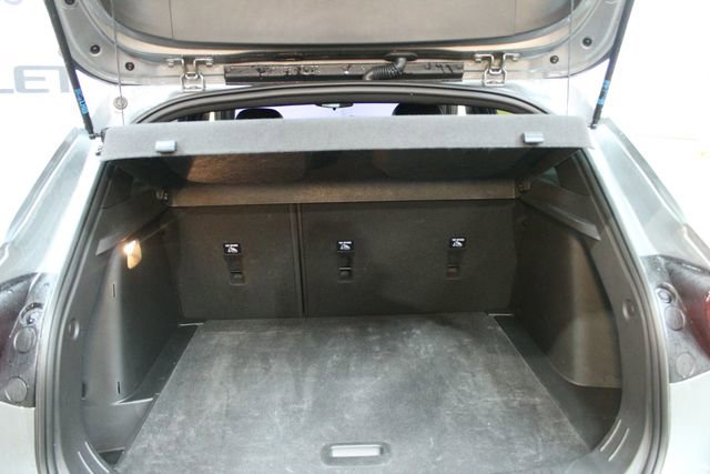 Certified 2025 Chevrolet Trax RS w/ Sunroof Package image 14