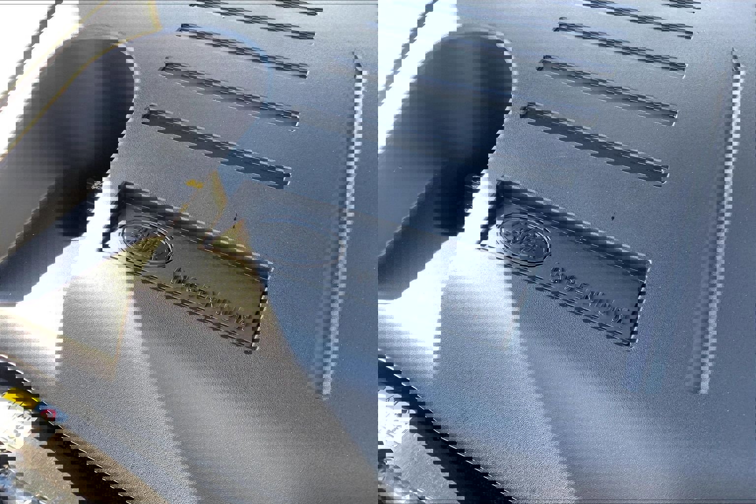 New 2026 Land Rover Defender 110 X-Dynamic SE image 17