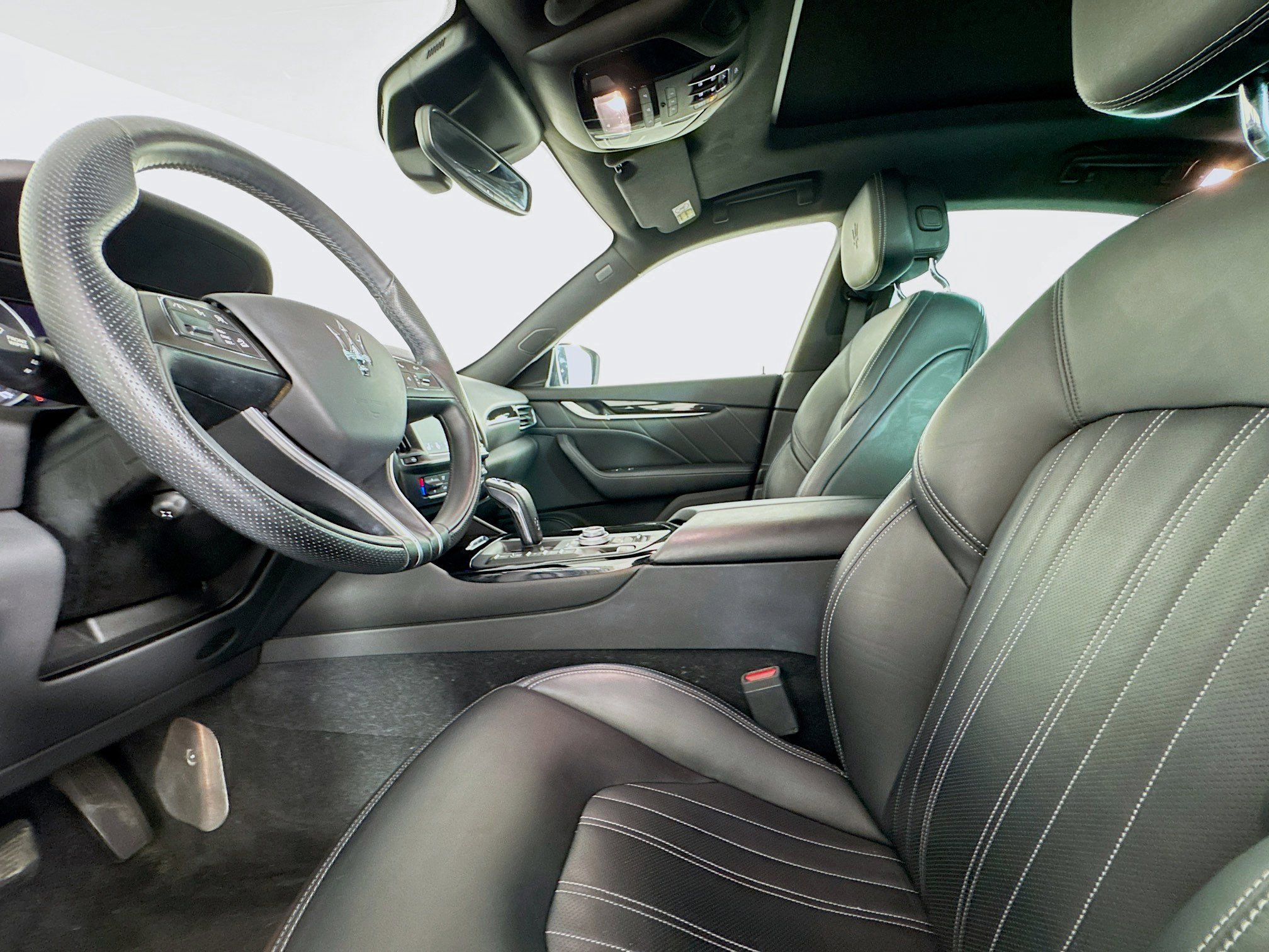 Used 2021 Maserati Levante image 21