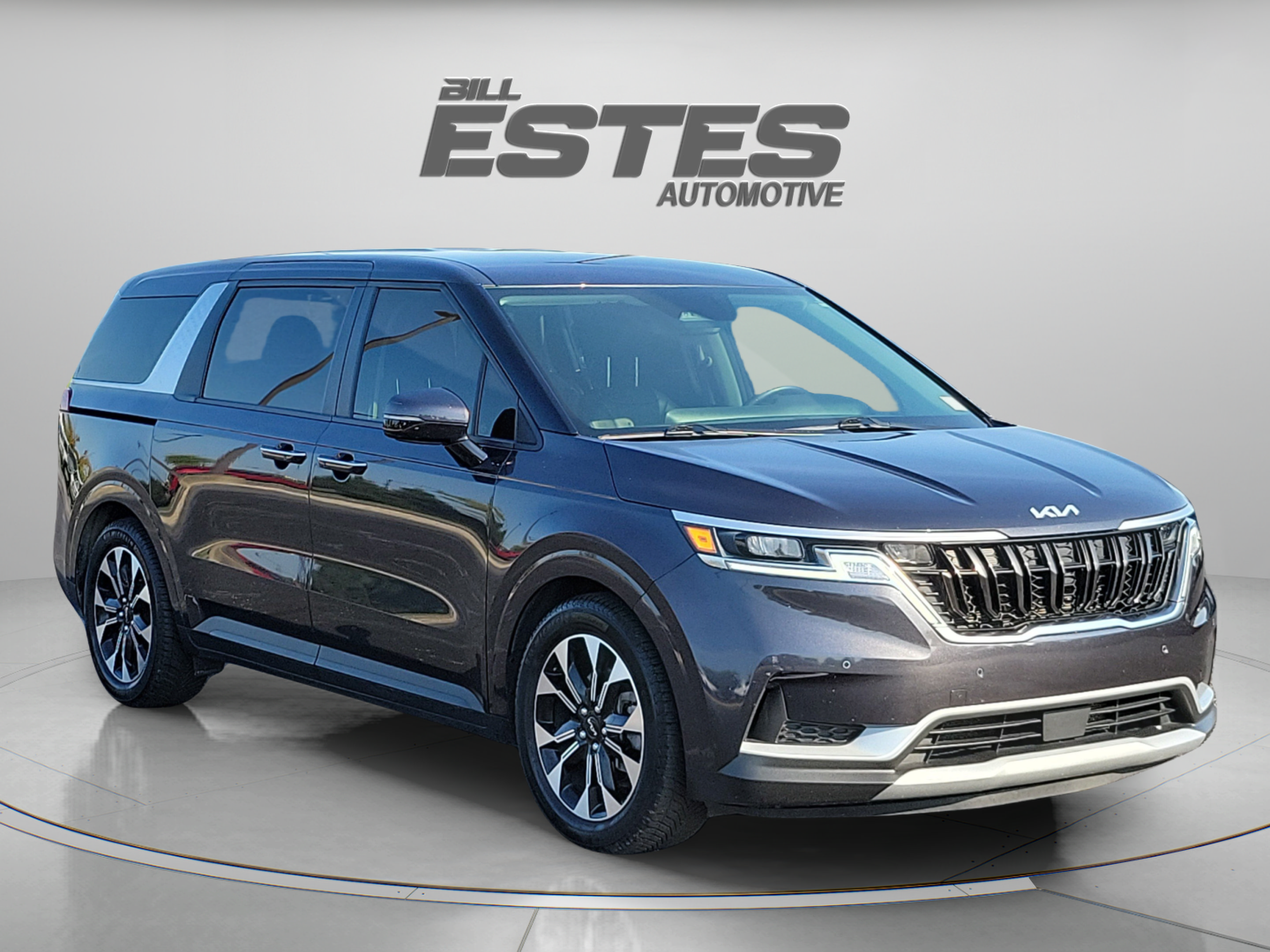 Used 2023 Kia Carnival EX FWD image 5