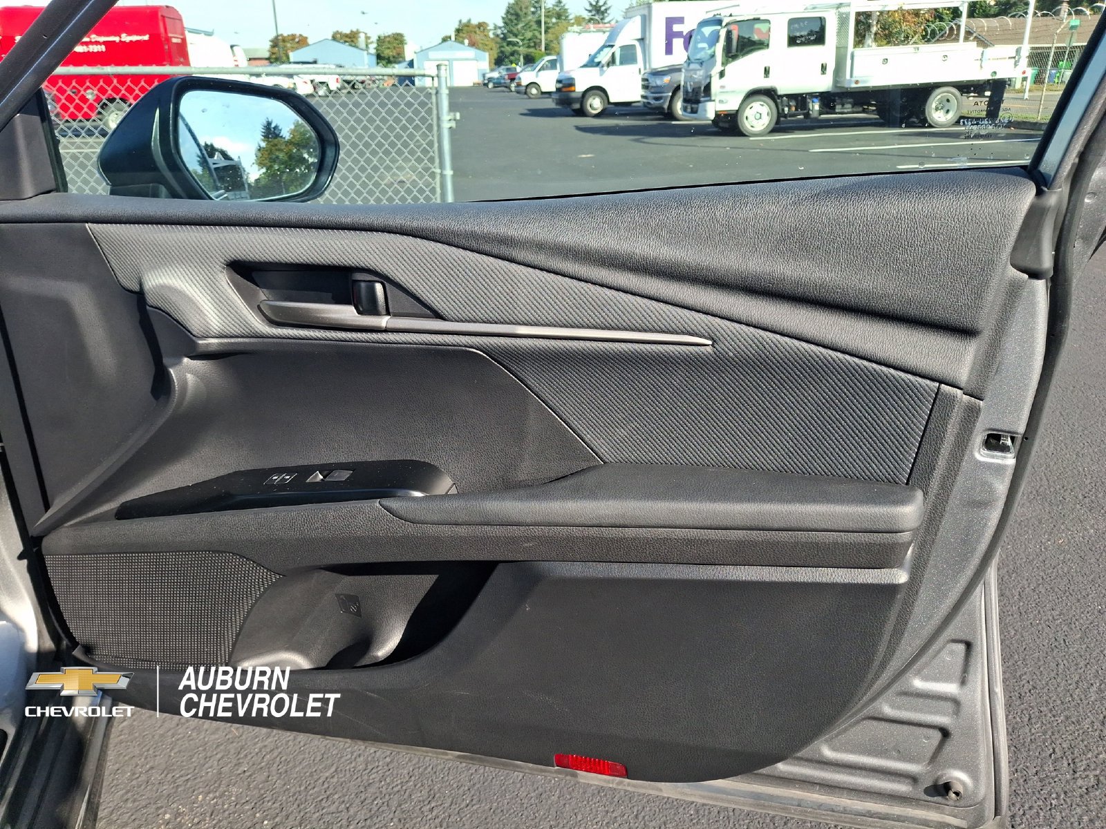 Used 2025 Toyota Camry SE FWD image 21