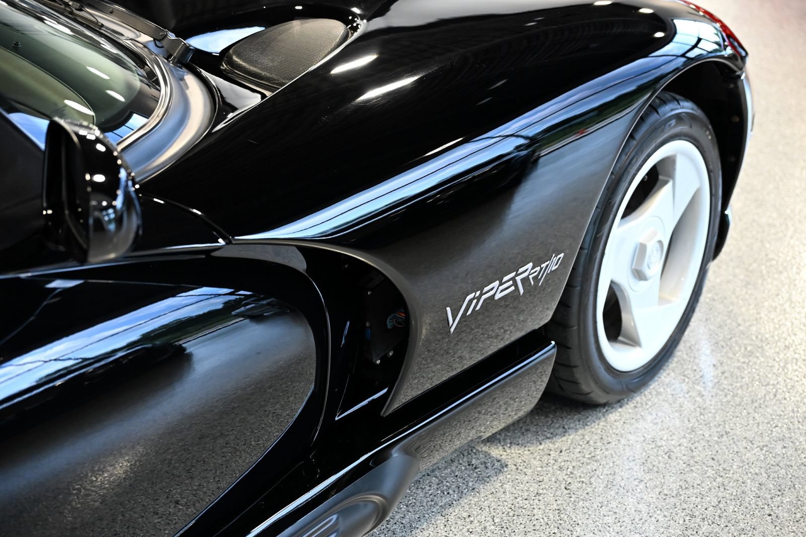 Used 1994 Dodge Viper RT/10 RWD image 12
