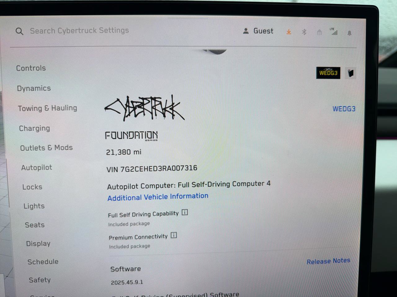 Used 2024 Tesla Cybertruck AWD Crew Cab image 23