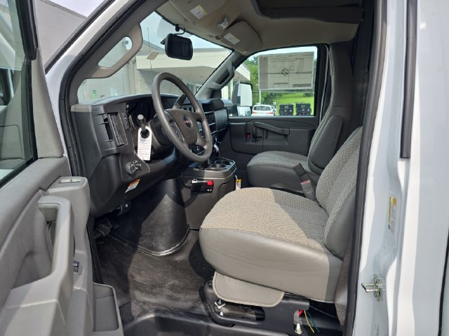 New 2025 GMC Savana 4500 w/ Power Convenience Package RWD image 10