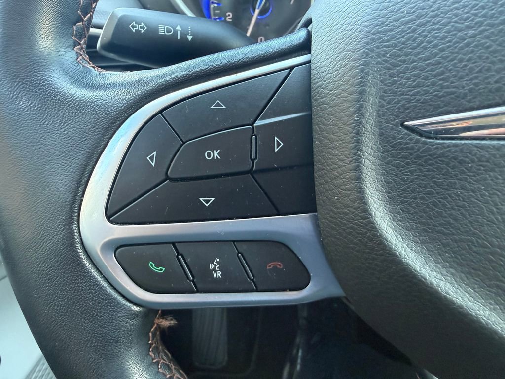 Used 2020 Chrysler Pacifica Touring-L w/ Advanced Safetytec Group image 31